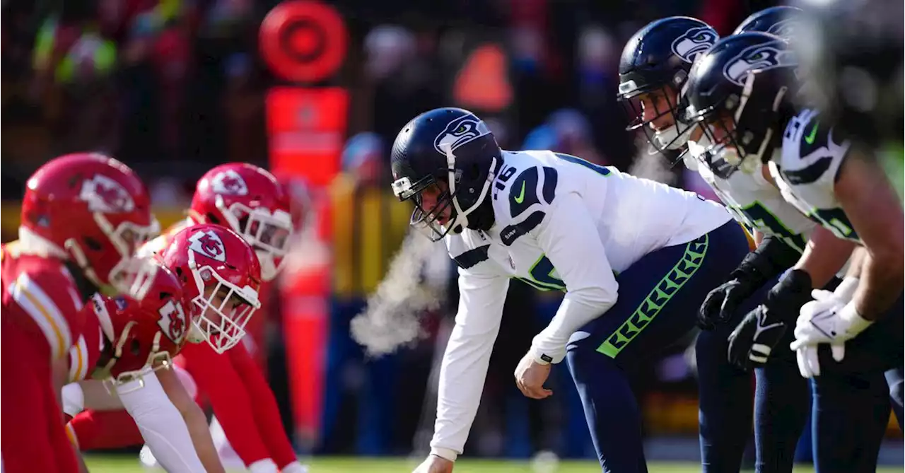 Former Seahawks long snapper signs with Jaguars, so it’s Chris Stoll’s job for sure