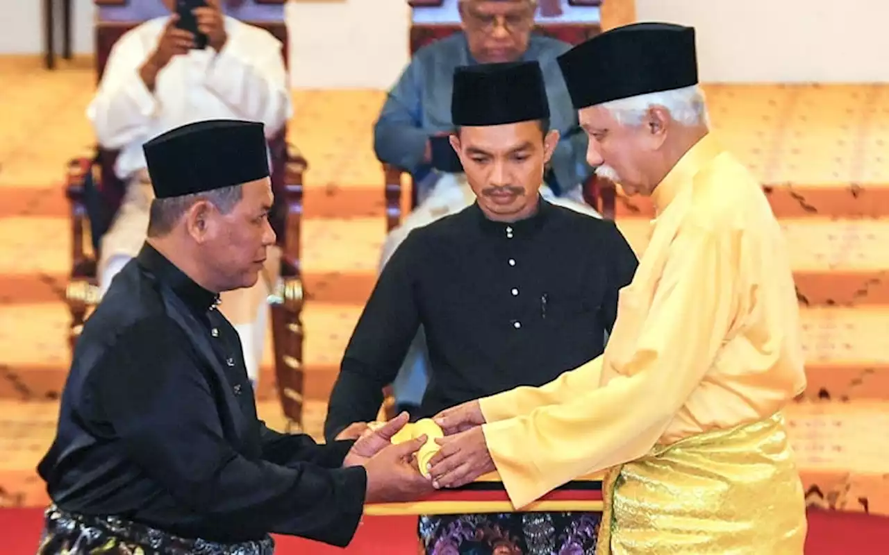 Tuanku Muhriz reminds reps to act in best interest of the state