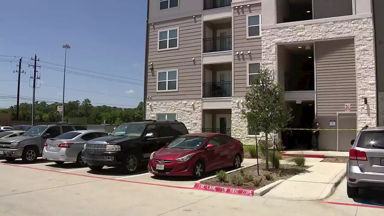 Man stabbed to death at apartment complex in NE Harris County