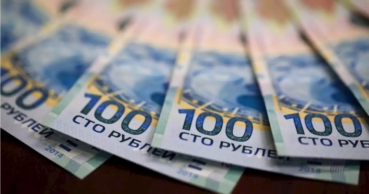 Russian ruble sinks to lowest level since the start of Ukraine war - National | Globalnews.ca