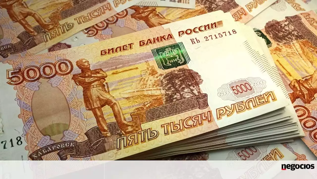 Moeda russa ultrapassa barreira dos 100 rublos por dólar