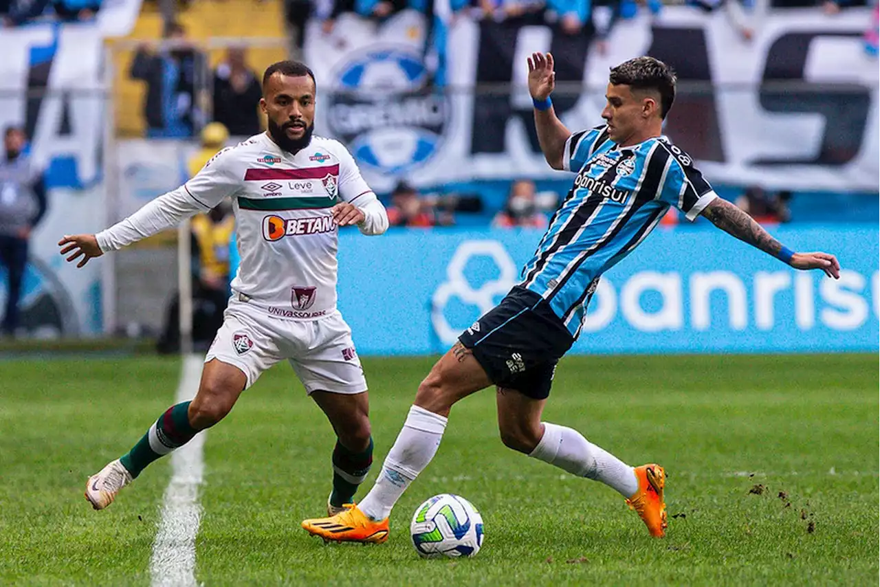 Cano abre o placar, mas Fluminense sofre virada do Grêmio e se distancia da 'caça ao líder' no Brasileirão