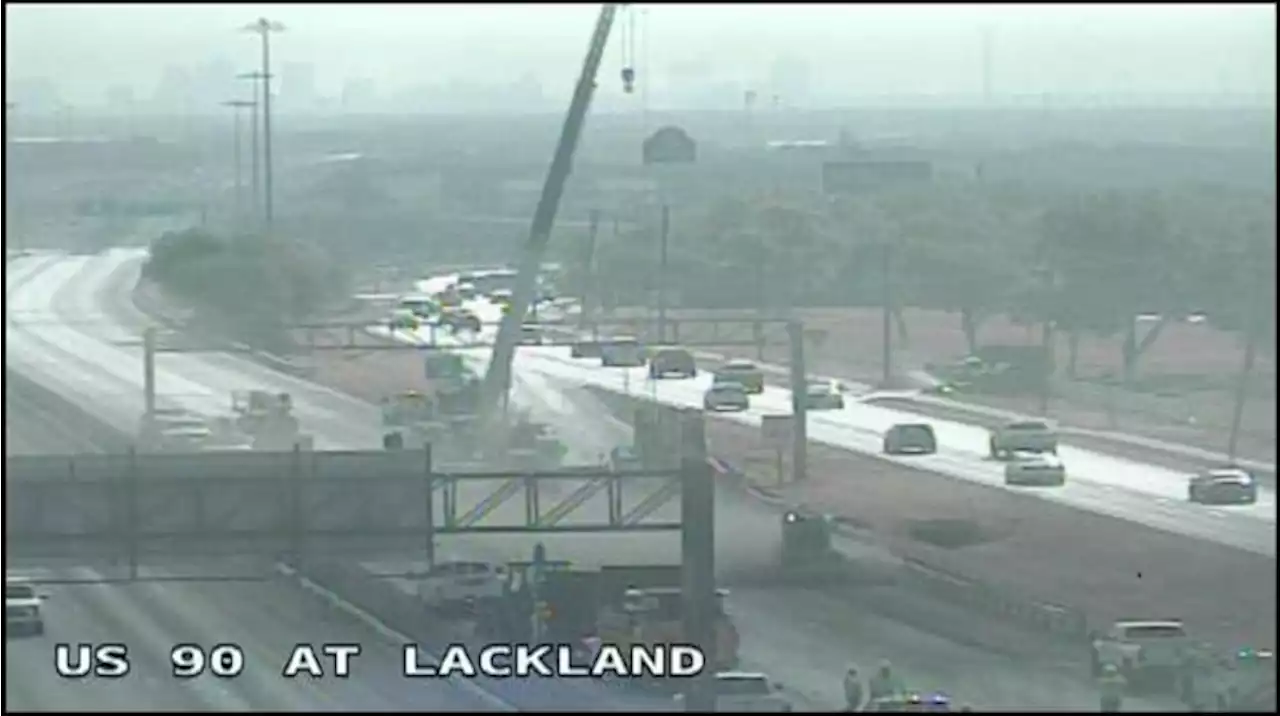 Traffic Alert: US 90 eastbound shut down at Lackland after contractor hits overhead sign