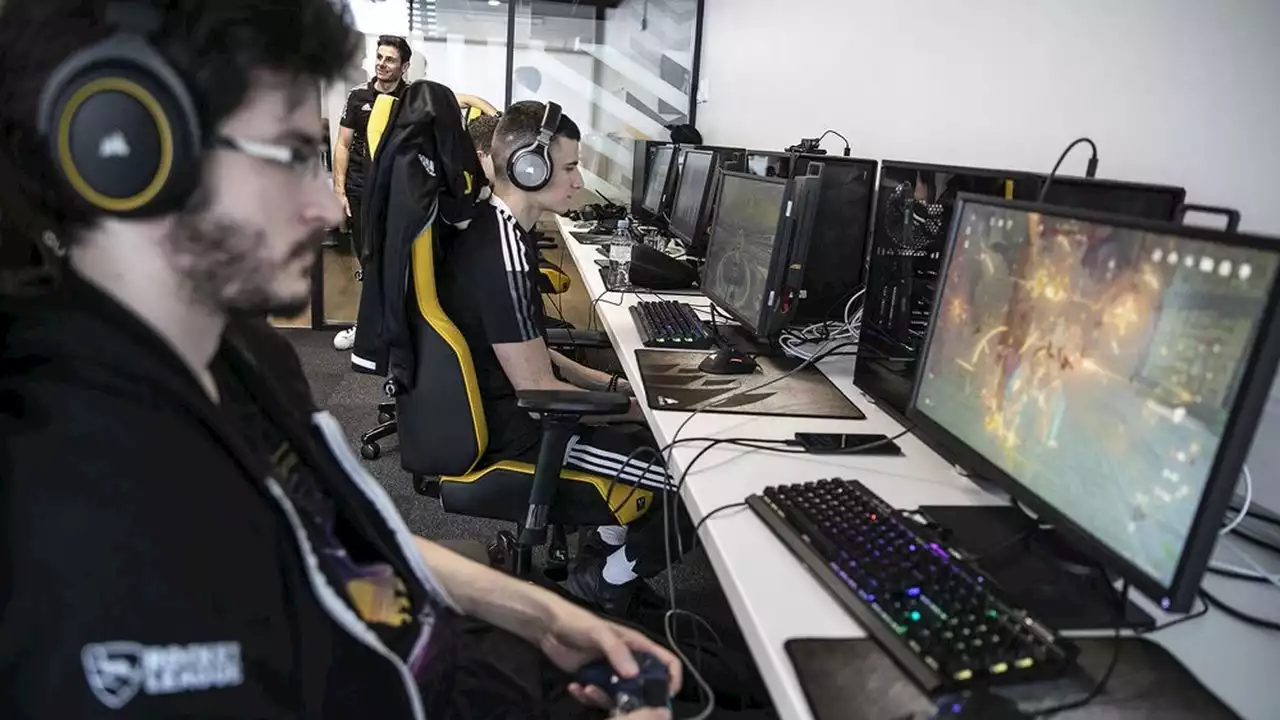 Entraînés au Stade de France, les E-sportifs de la Team Vitality crèvent l'écran