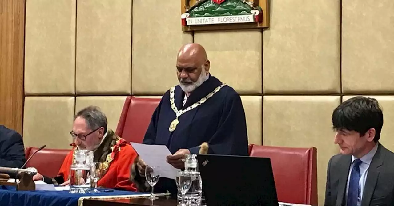 Deputy mayor 'said he'd destroy council employee and get son to sort him out'