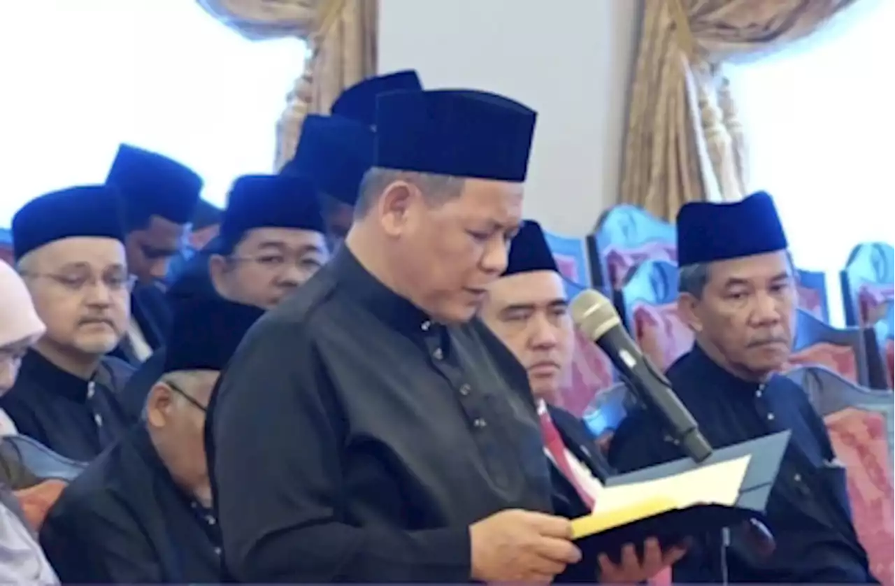 Aminuddin sworn in as N. Sembilan MB for second term