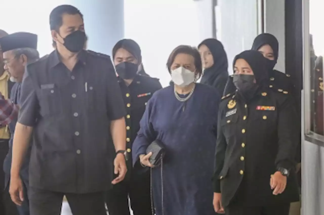 Zeti: I didn't know RM2.6b in Najib's account before GE13; BNM raid found RM3.2b went in