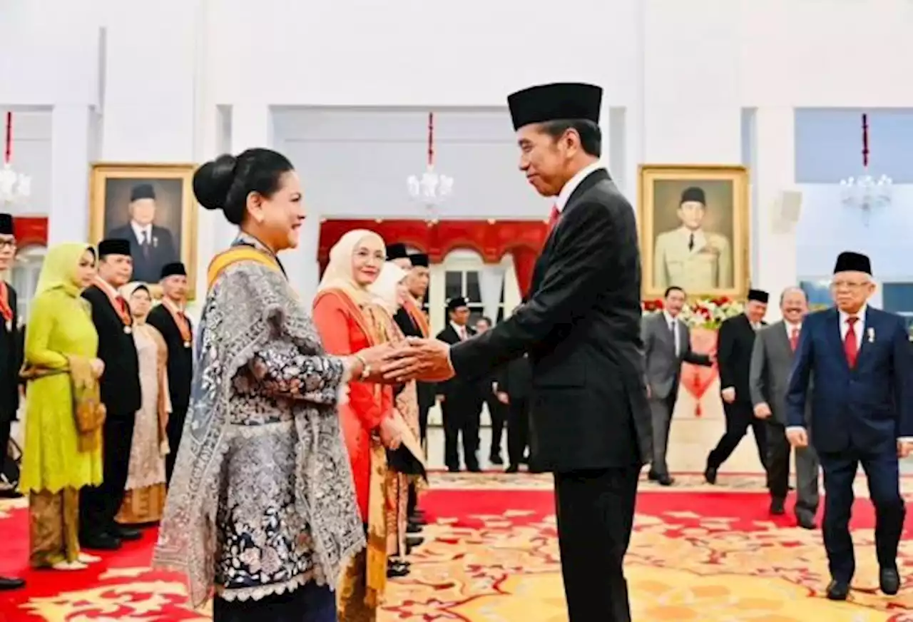 Ini Nama 18 Tokoh yang Mendapat Tanda Kehormatan dari Presiden Jokowi