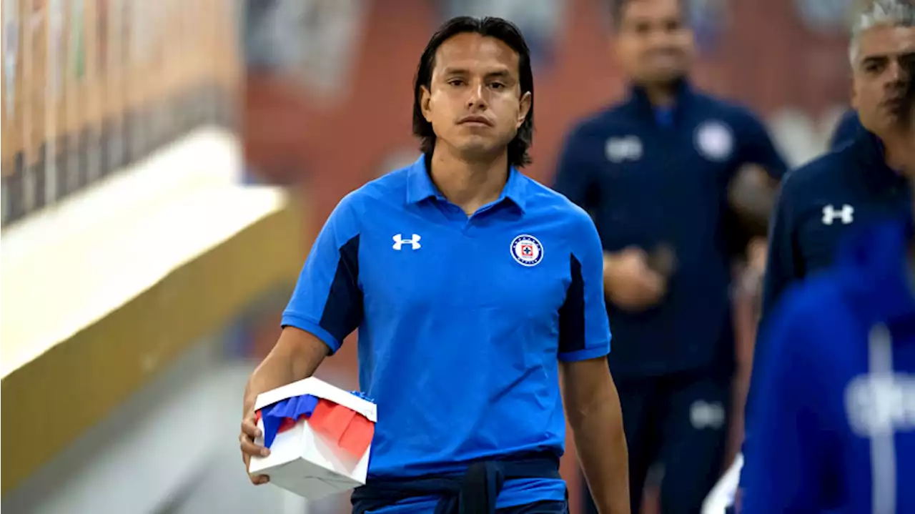 Jerry Flores acudió a templo budista y pidió que Cruz Azul mejore