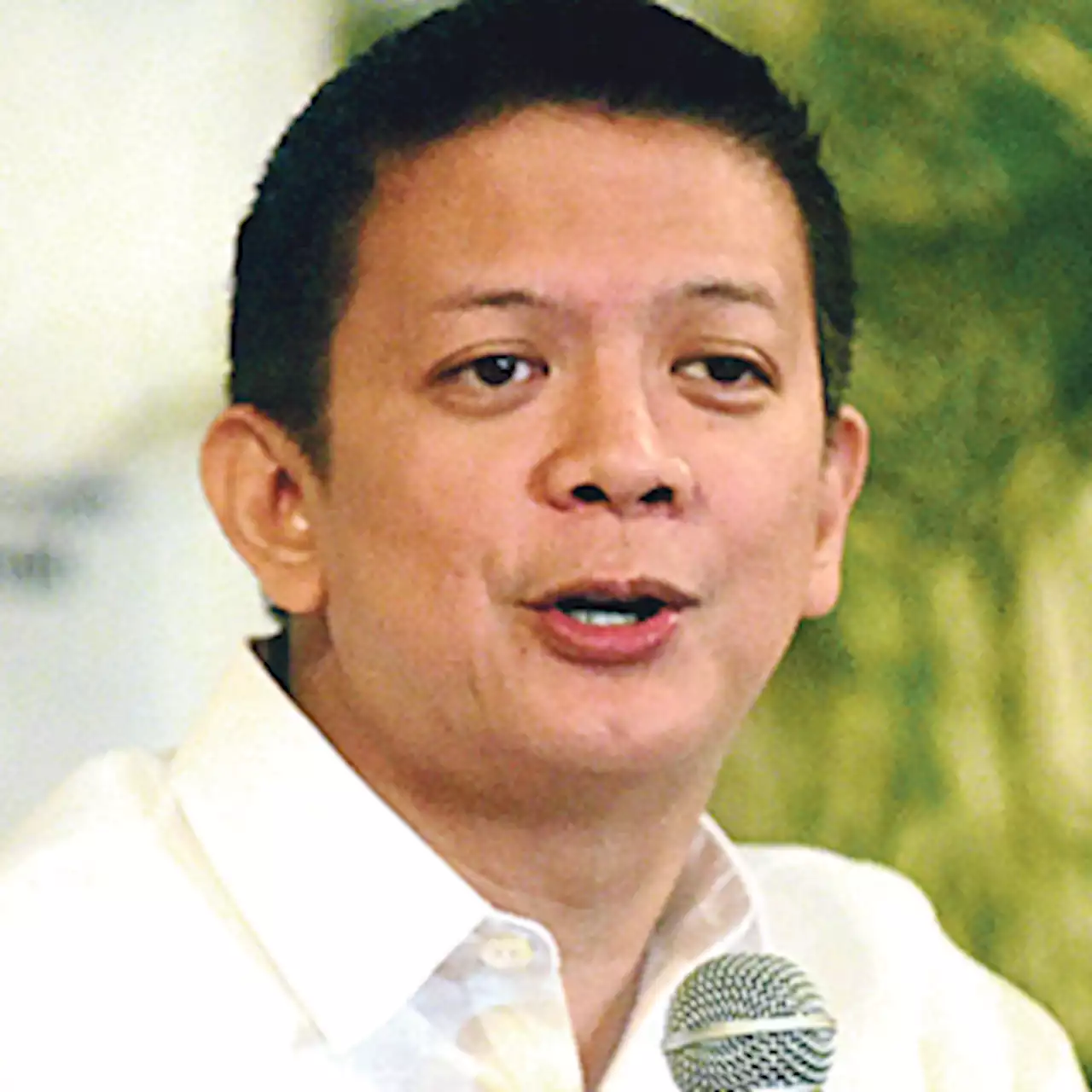 Escudero bats for penalties for refusal to vacate posts