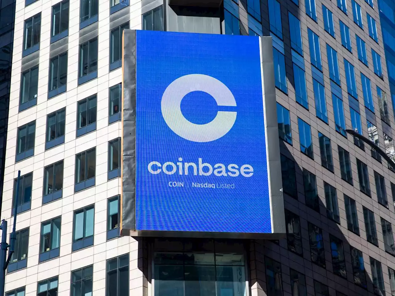 Coinbase rolls out e-transfer integration, says Canadian crypto regulations encouraging