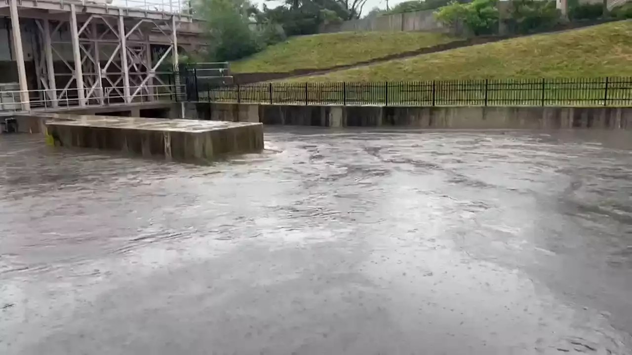 Chicago-area residents asked to delay showers, use less water ahead of severe weather