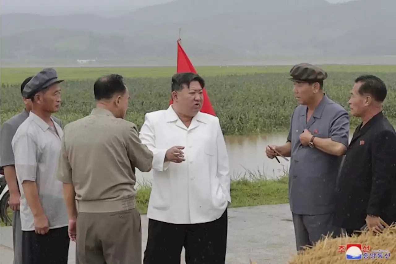 Kim Jong-un zegt dat Noord-Koreaans leger wapenproductie “drastisch moet opvoeren”