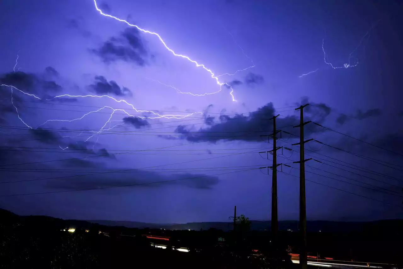 Safe to take a shower during a thunderstorm? Here’s what experts warn.