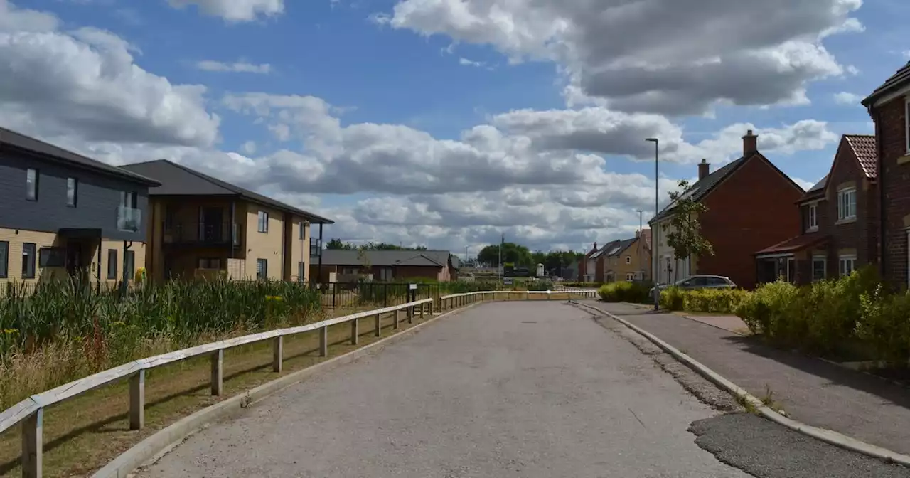 Life in Notts village where neighbours feel more a part of Lincs