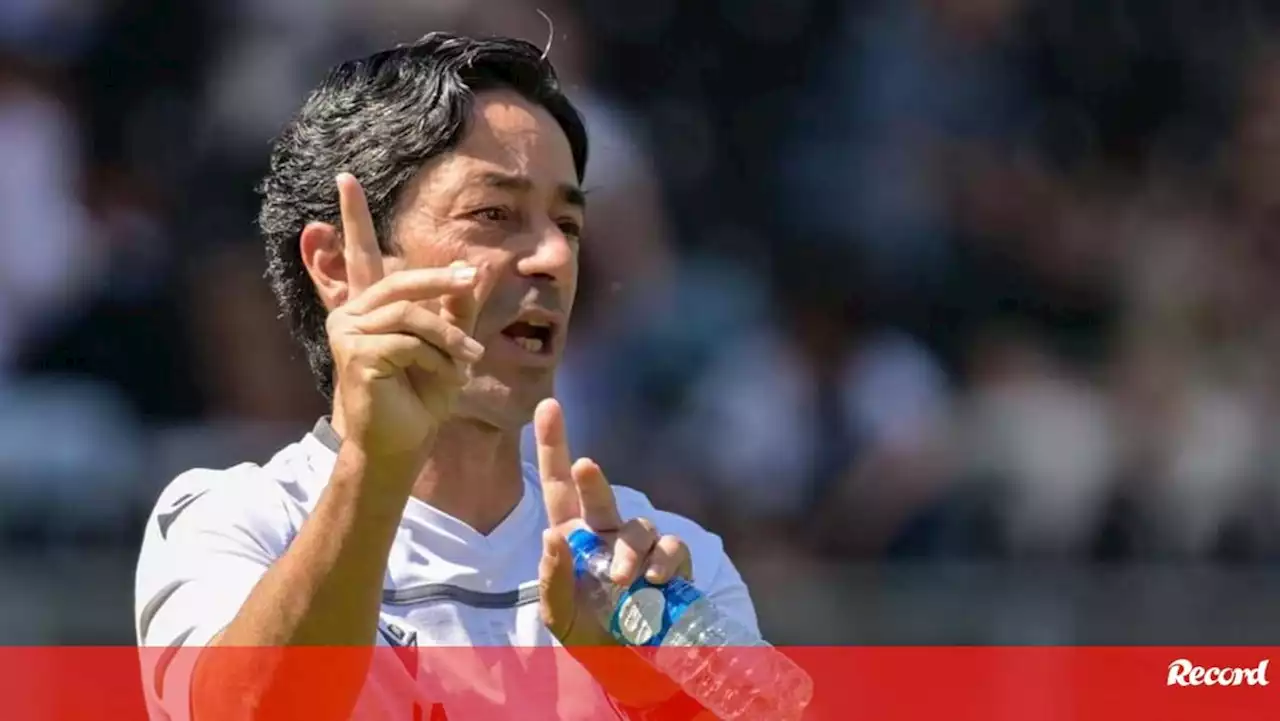 João Aroso assume cargo de treinador do Vitória de Guimarães a título provisório