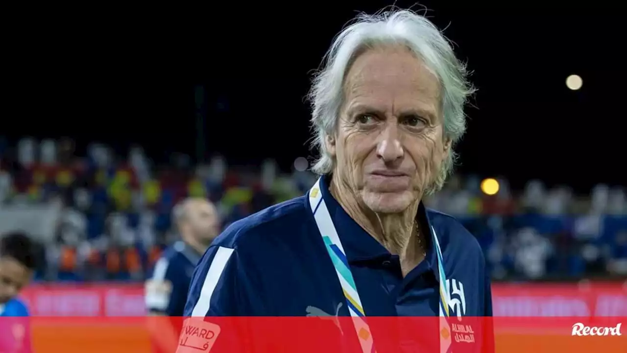 Jorge Jesus e Nuno Espírito Santo arrancam Liga saudita a vencer