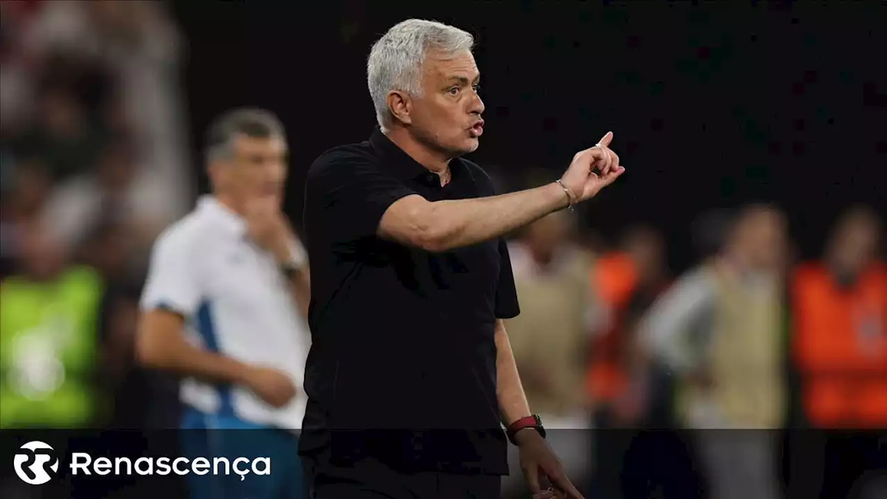 Equipa de Mourinho acabou com 10 por decisão do treinador - Renascença