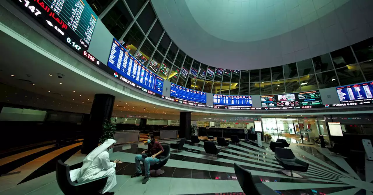 Most Gulf markets track oil, Asian shares lower