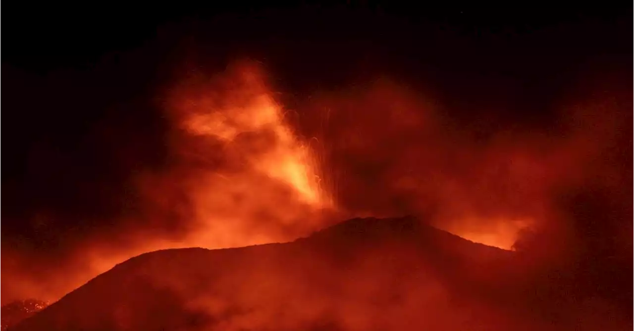 Mount Etna eruption disrupts Sicily's troubled Catania airport