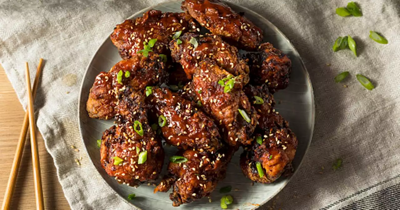 Make delicious Korean chicken wings in the air fryer in four simple steps