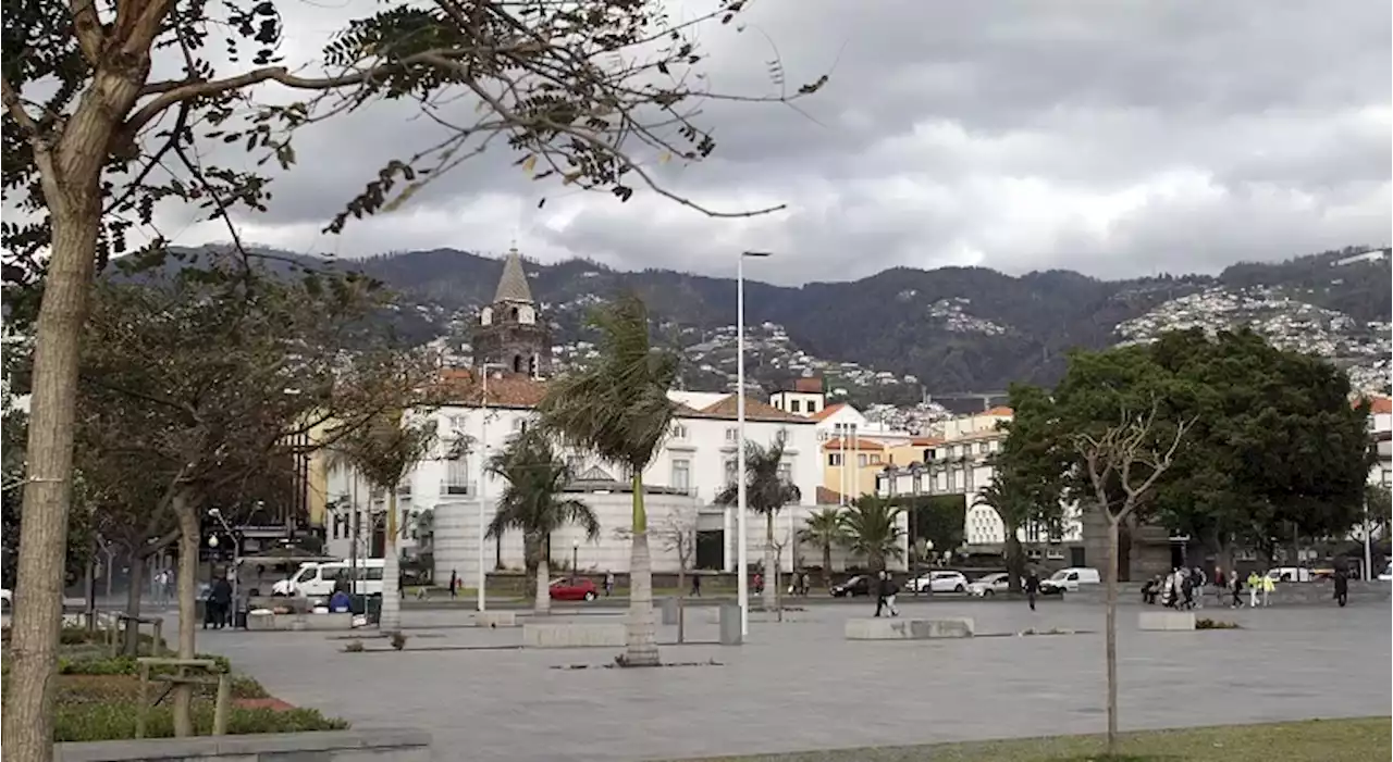 Costa sul da Madeira e Porto Santo com aviso laranja por causa do calor