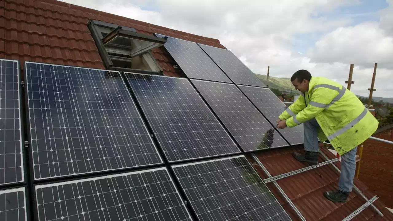 UK installs record number of heat pumps and solar panels