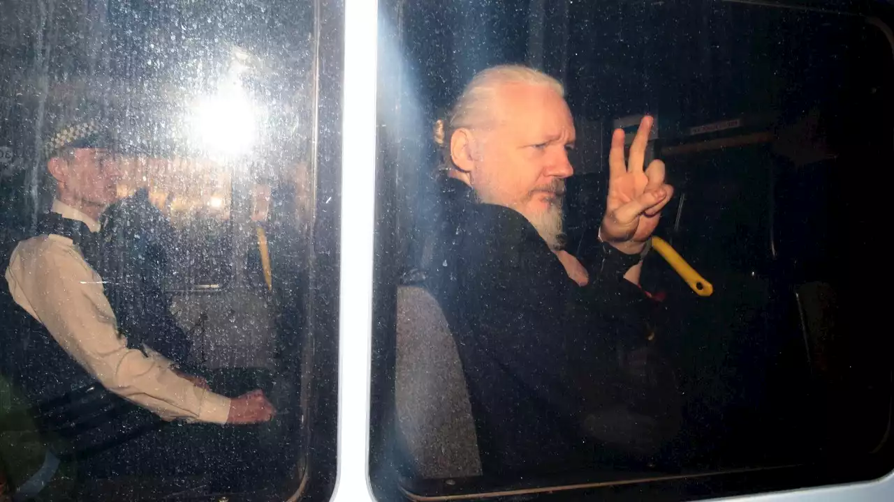 'Looking for an off-ramp': Assange plea deal could see him return to Australia