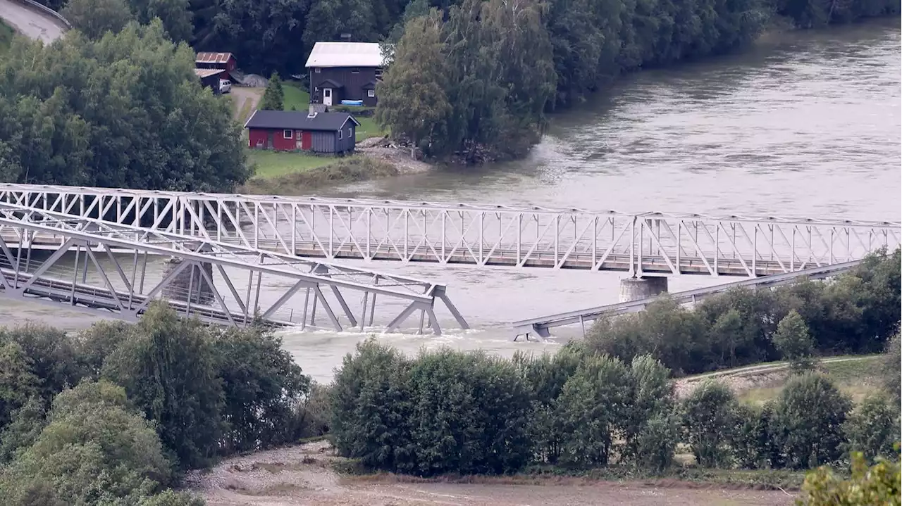 Überschwemmungen in Norwegen: Eisenbahnbrücke bricht unter Wassermassen zusammen