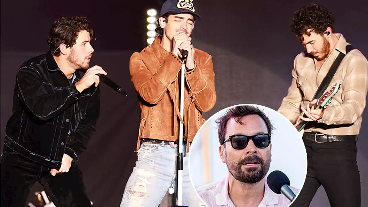 Jimmy Fallon Crashes Jonas Brothers Concert for Karaoke Killers and Social Media Is So Confused