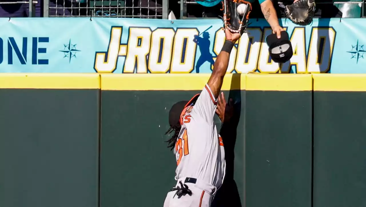 Baltimore Orioles OF Cedric Mullins robs game-tying home run, hits game-winning home run