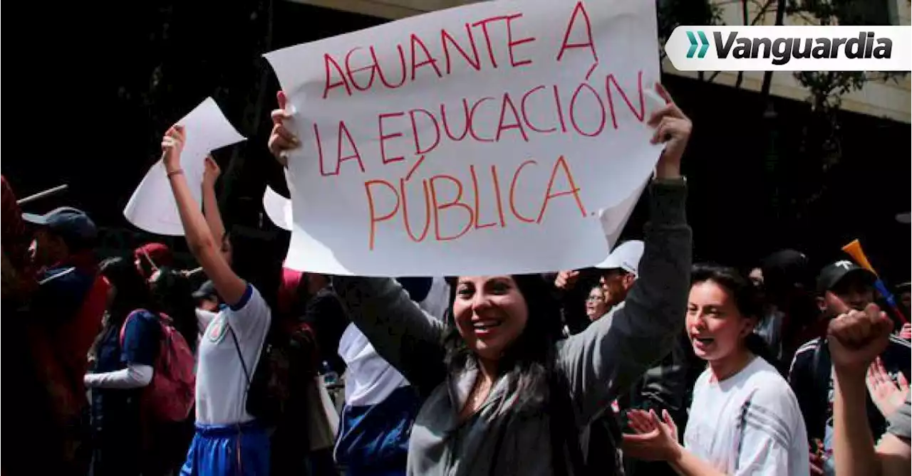 Top 10: Las cosas más absurdas que piden en las universidades públicas y privadas