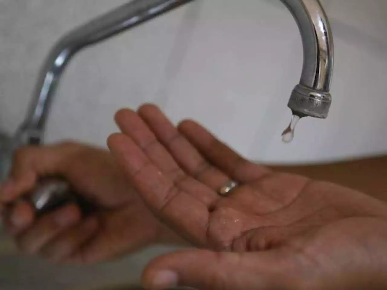 Barrios en Bogotá que estarán sin agua esta semana: Horarios oficiales