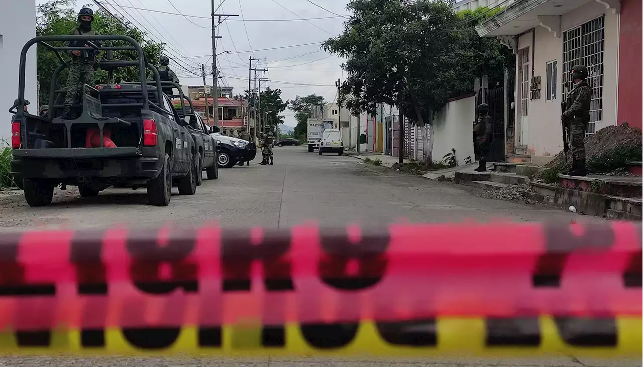 Hallan 12 cadáveres dentro de refrigeradores en 2 casas de Veracruz, México