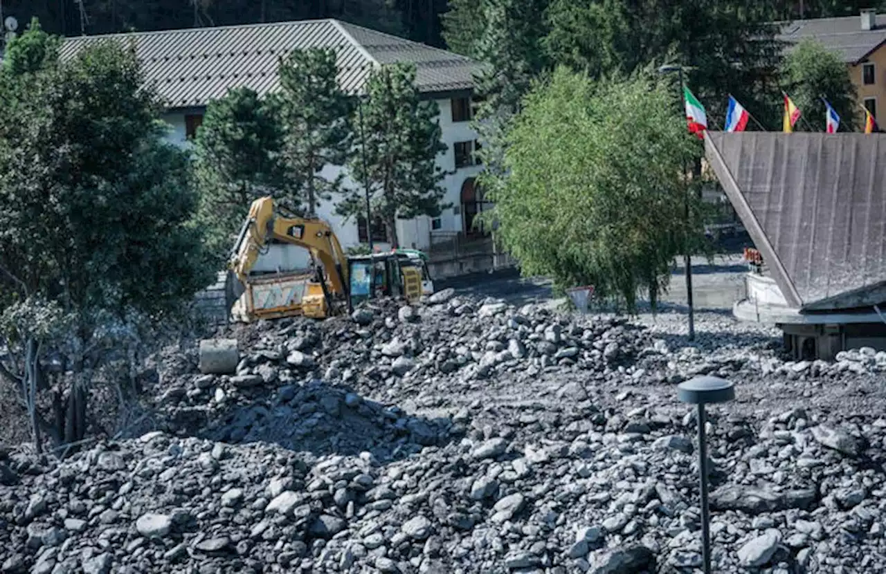 Bardonecchia: lavori senza sosta per ripulire strade ed edifici - Notizie