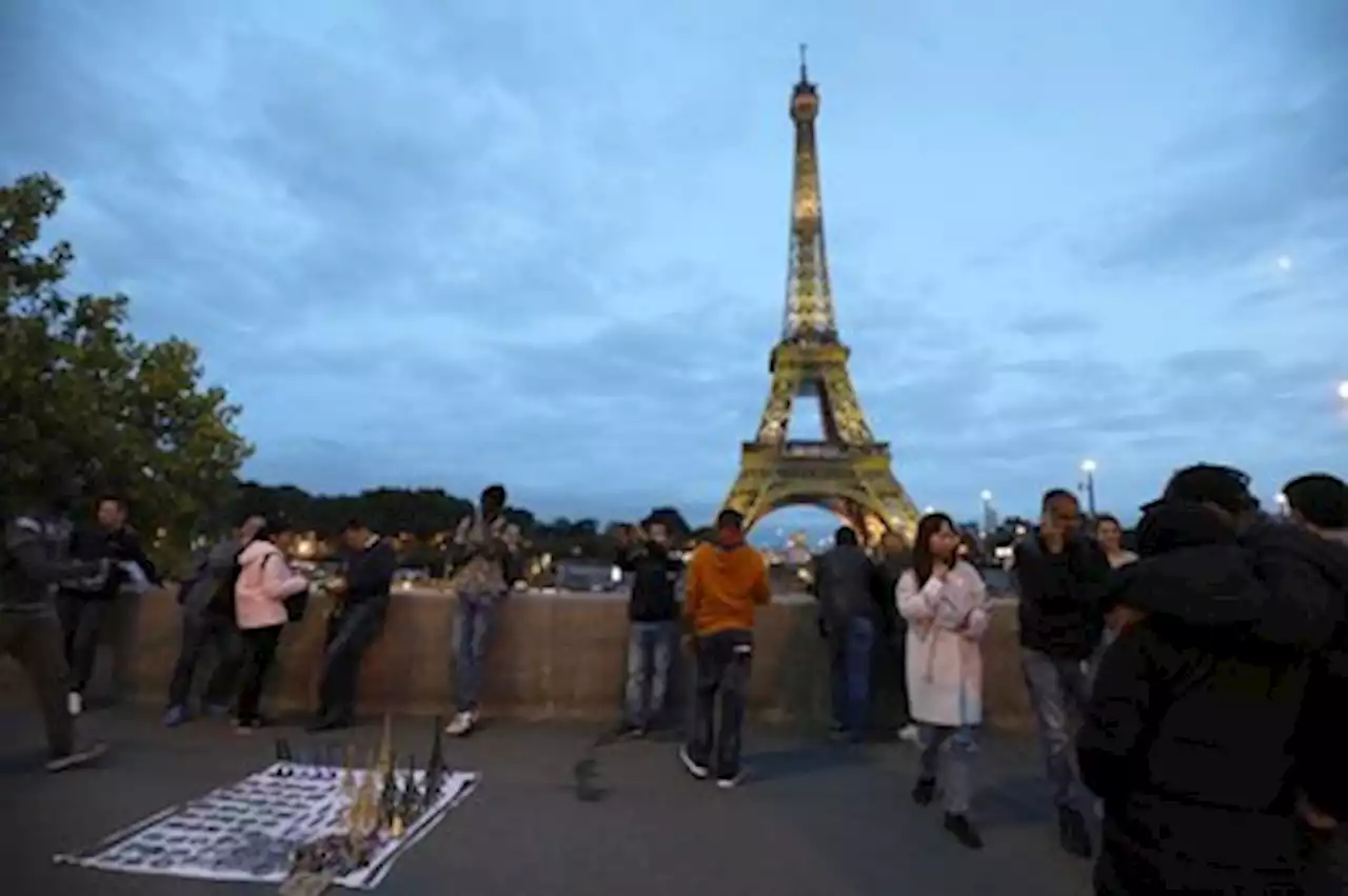 France probes false bomb threats at Eiffel Tower