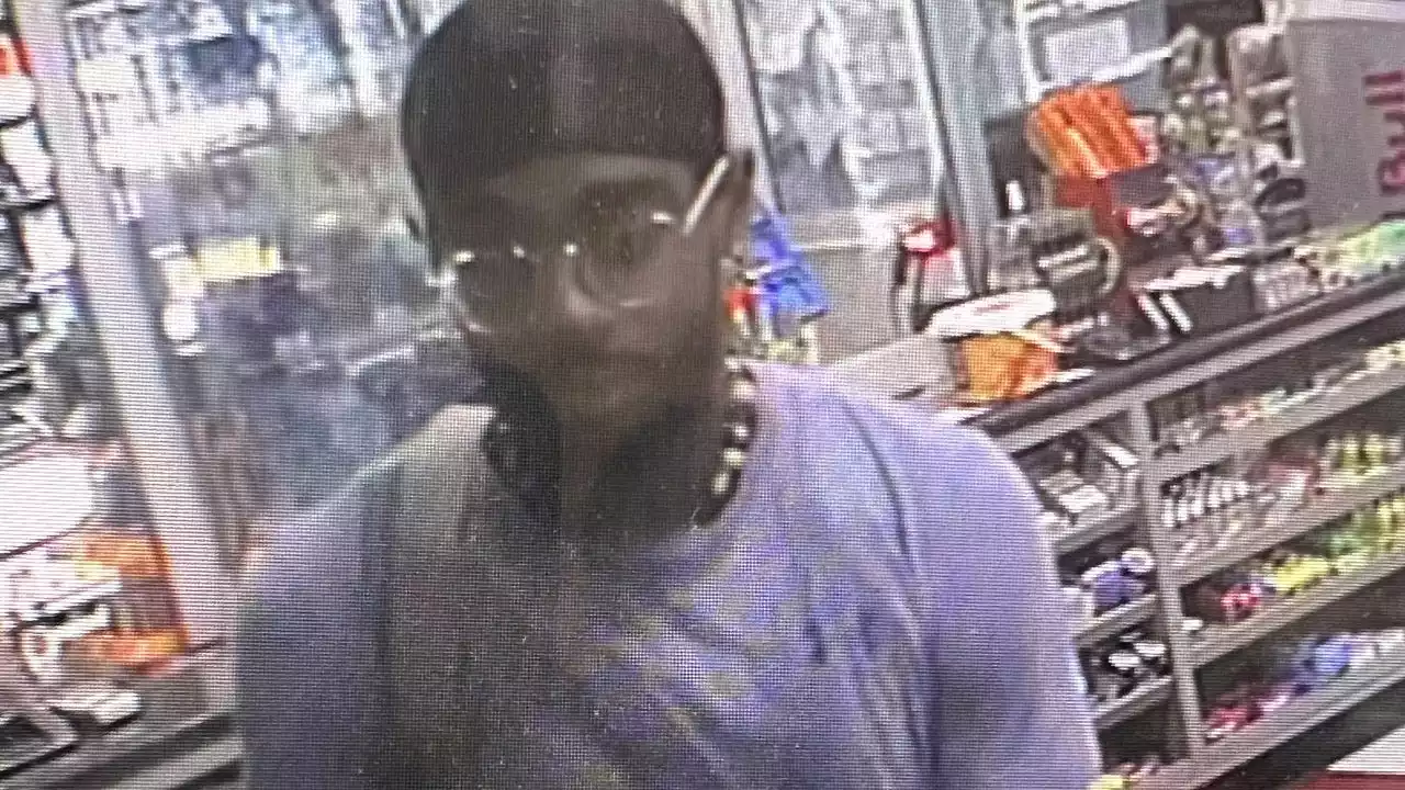 Credit card theft suspect wanted in Harris County