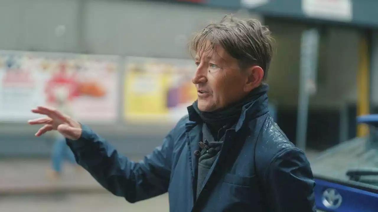 Mikael föll handlöst över cykeln