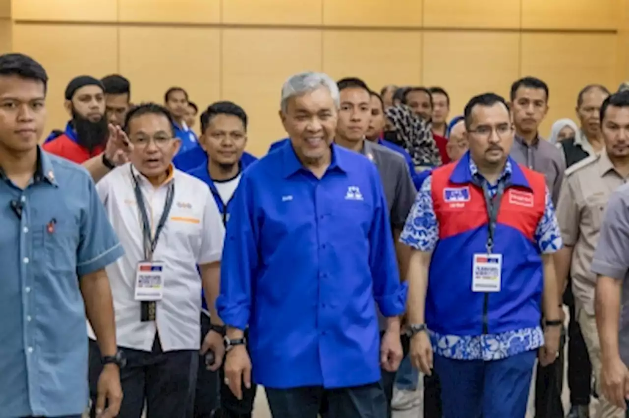 With Umno’s election rout, analysts say writing on the wall for Zahid