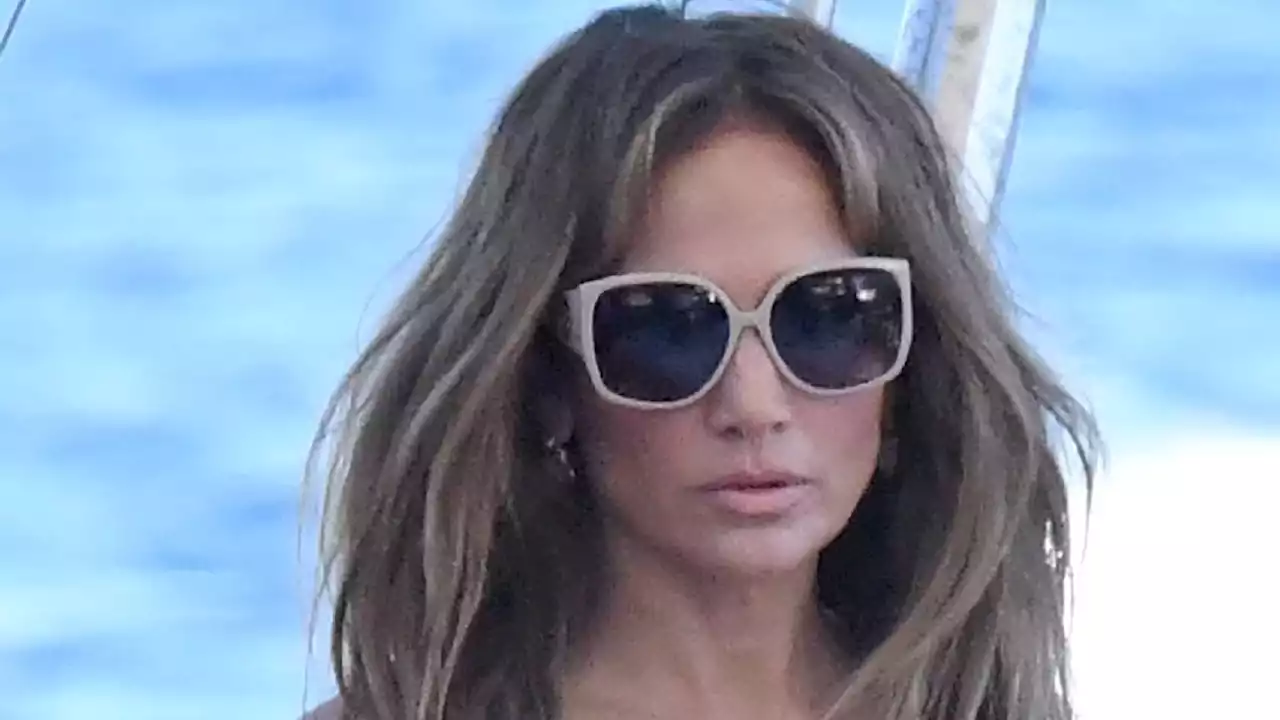 Jennifer Lopez Sang Karaoke at a Nightclub in Italy Over the Weekend