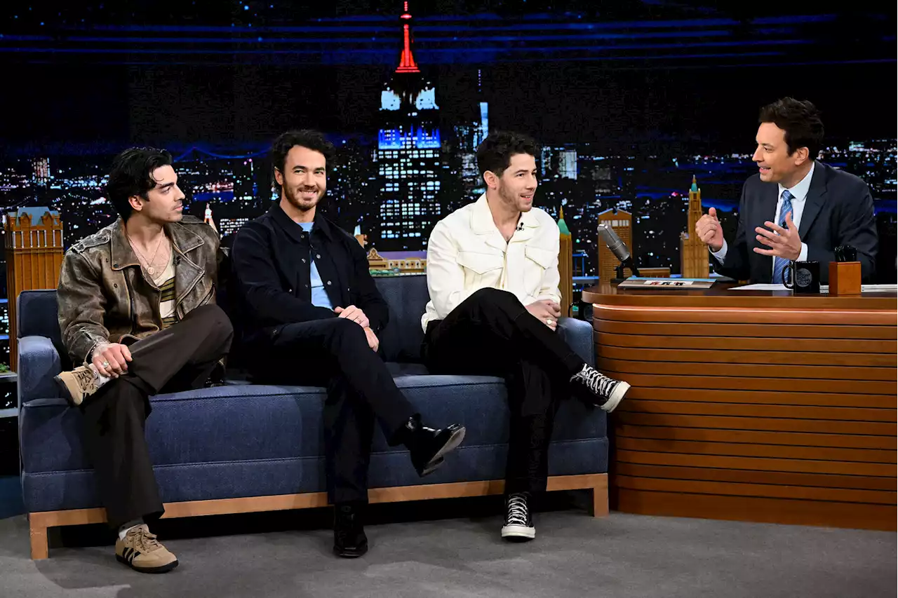 Jimmy Fallon Just Crashed a Jonas Brothers Concert to Perform 'Mr. Brightside'