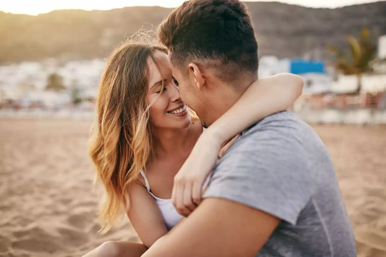 Who says ‘I love you’ first? Research reveals if it’s men or women