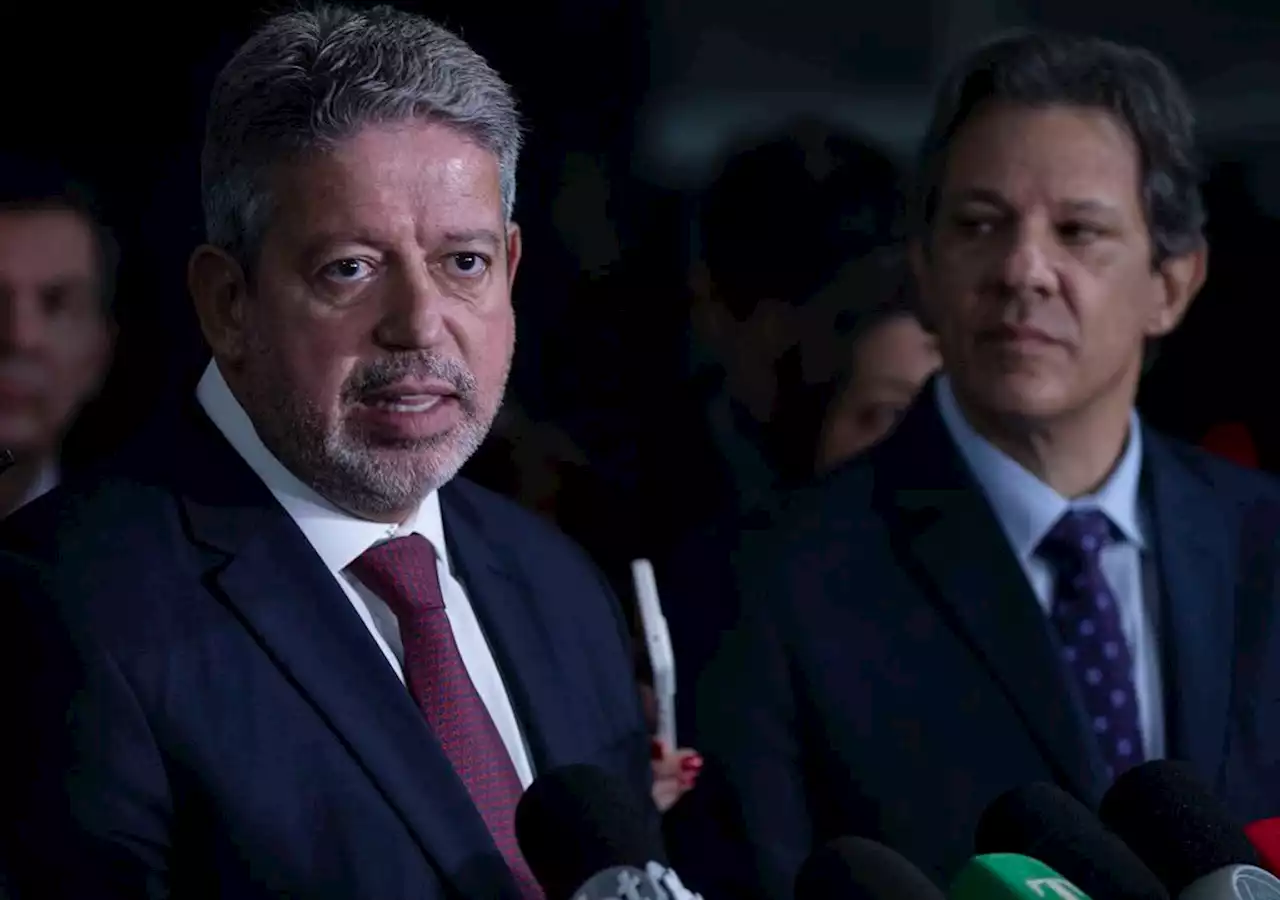 Haddad tenta pôr panos quentes em críticas à Câmara