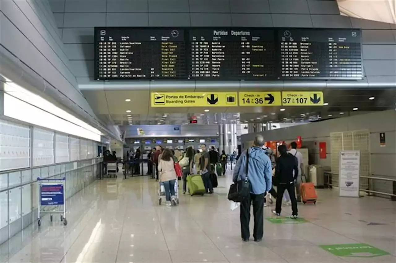 Movimento de passageiros nos aeroportos nacionais atingiu valores máximos