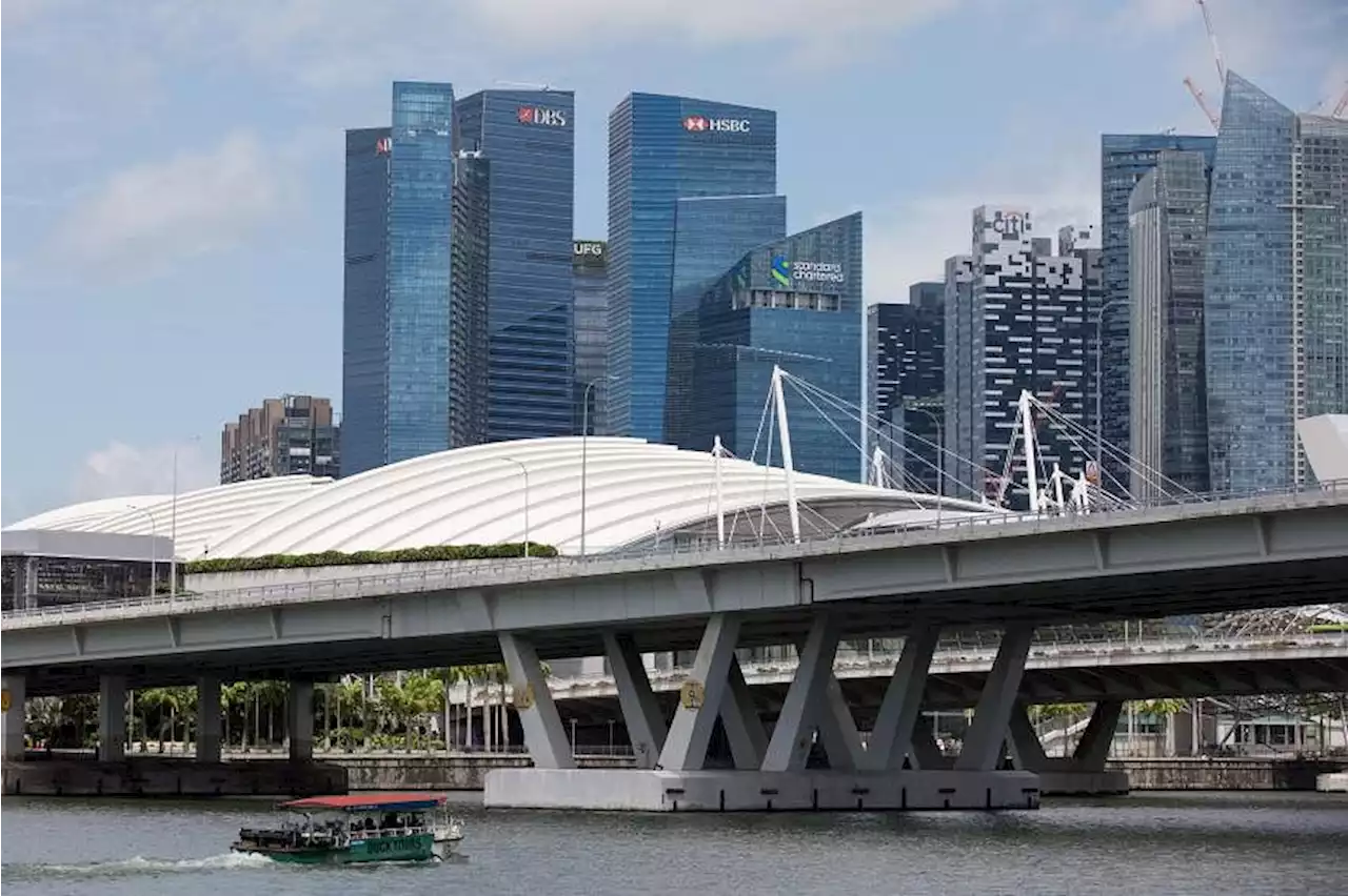 Singapore fintech firms eye bigger share of bank-dominated payment services