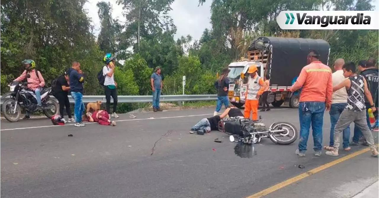 Video: Cuatro heridos dejó el choque de dos motos en la vía Lebrija