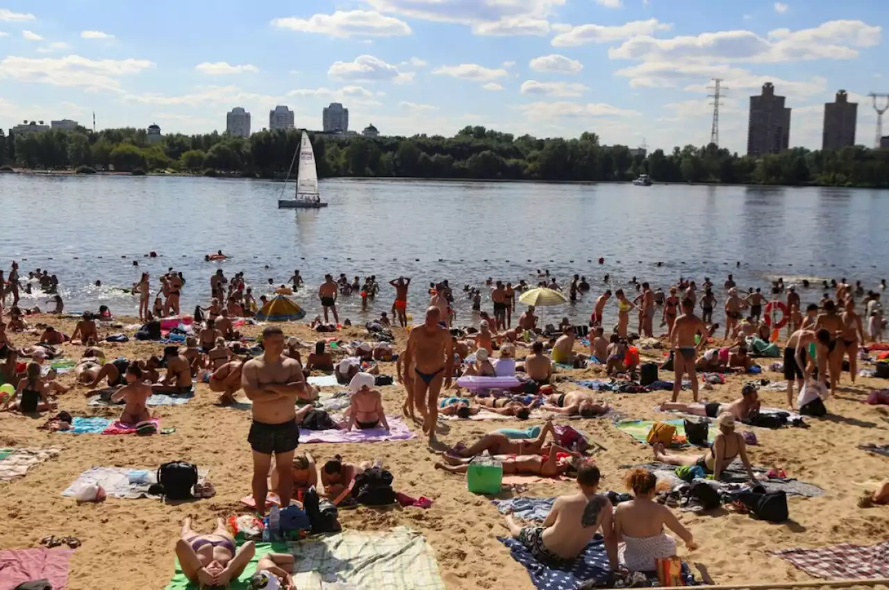 Зной без выходных. Синоптик рассказала, сколько продлится жара в Москве