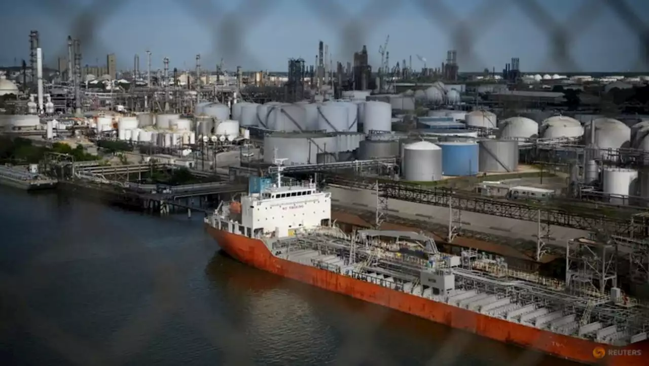 Lawmakers urge Biden to resolve offloading delay of seized Iran oil tanker