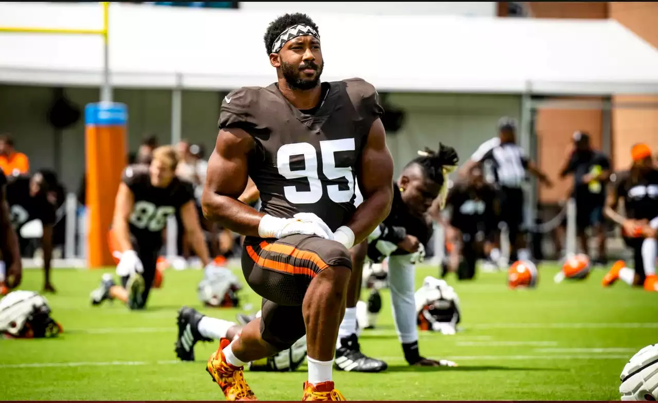 Myles Garrett on how Browns’ D-line compares to Eagles’, and his take on what Jason Kelce said about it