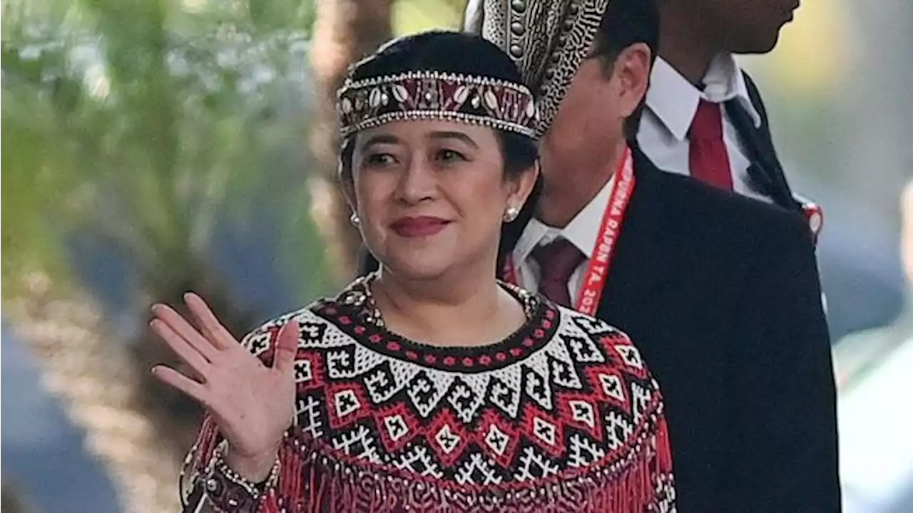 Tak Semua Suku Dayak Bisa Bikin Ruit Besai yang Dipakai Puan Maharani